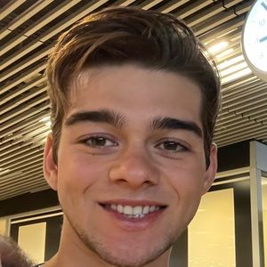 Meet your Posher, Adrien